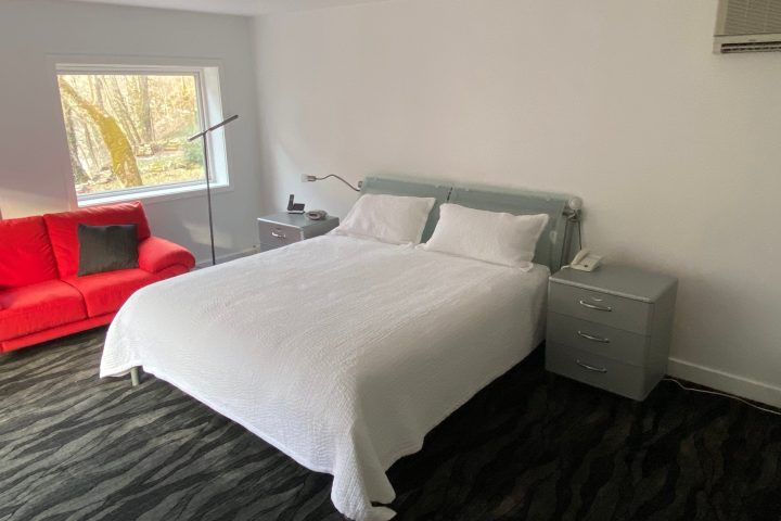 a double bed in a bedroom